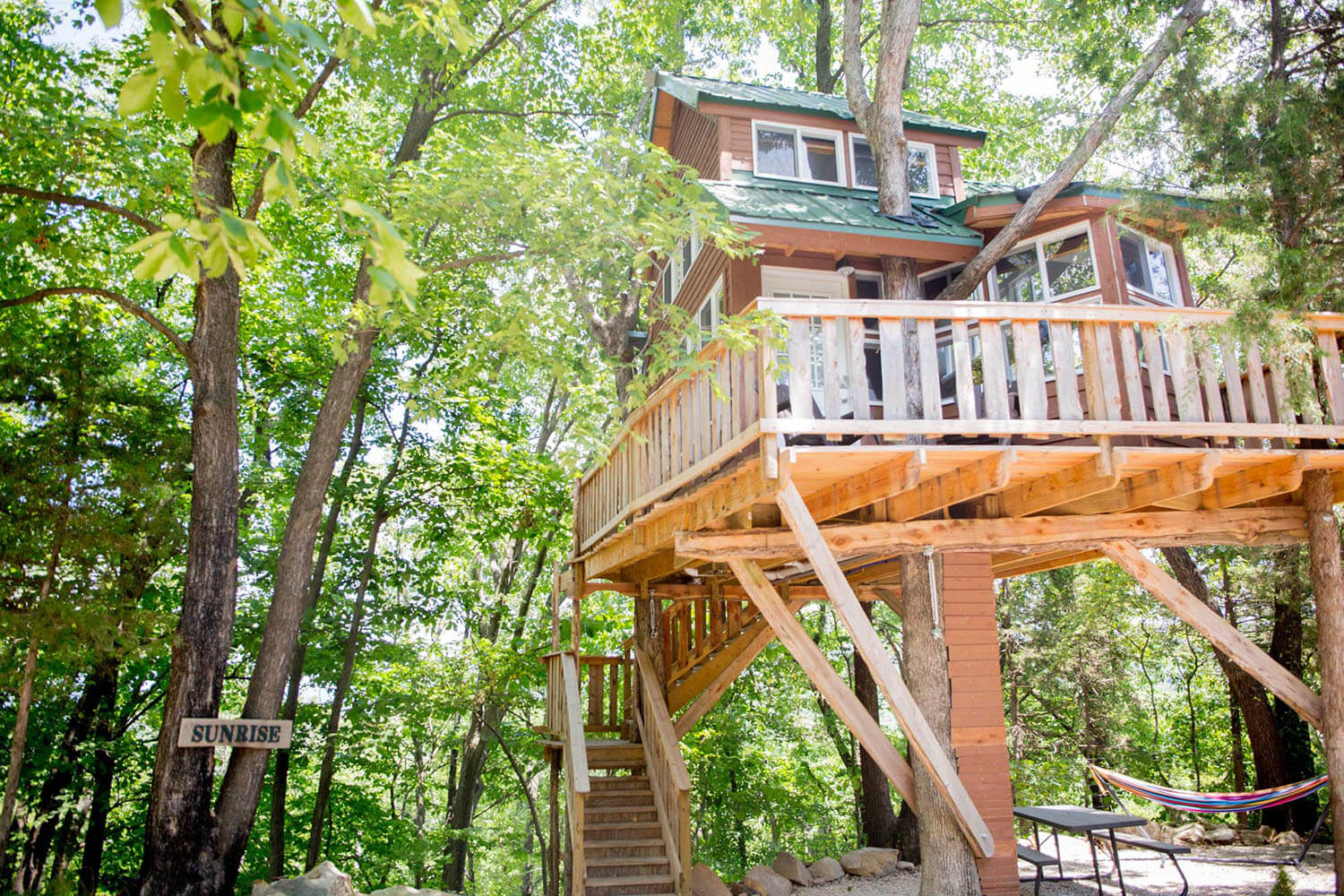 Sunrise Treehouse Bed And Breakfast Hermann Missouri