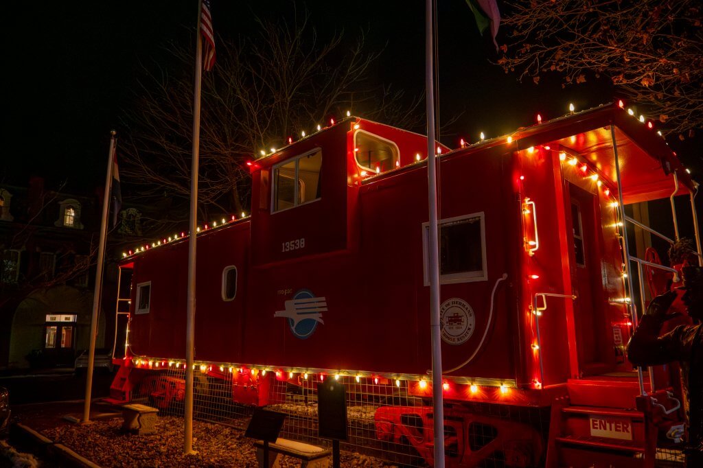 Christmas Magic Awaits in Hermann Christmas Magic Awaits in Hermann