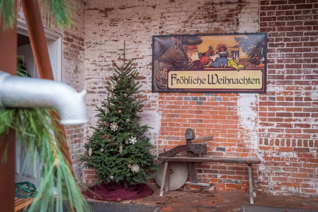 Christmas Magic Awaits in Hermann Christmas Magic Awaits in Hermann
